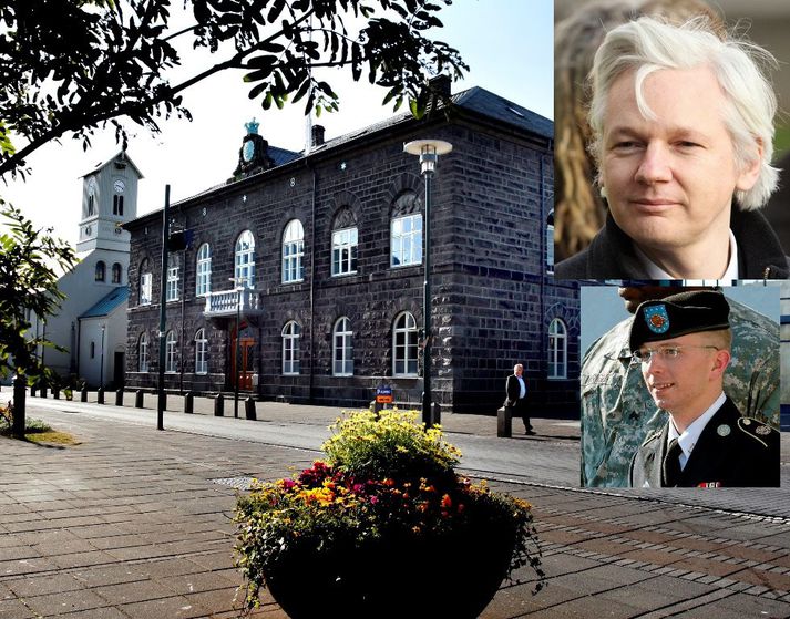 Í meintu samtali Chelsea Manning og Julian Assange kemur fram að Wikileaks búi yfir símtölum frá Alþingi.