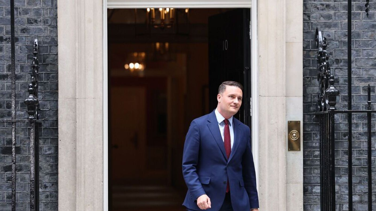 Streeting segir af sér úr ríkis­stjórn Starmer