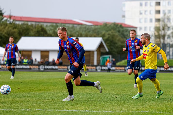 Máni Austmann mun ekki klára tímabilið með Leikni eftir að keyrt var aftan á bíl hans nýverið.