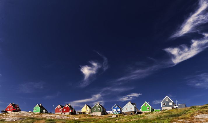 Qasigiannguit er að finna á vesturströnd Grænlands. 