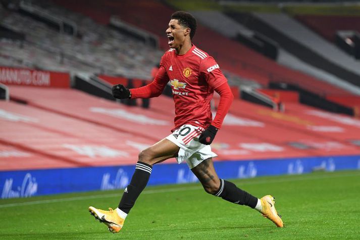 Marcus Rashford fagnar marki fyrir Manchester United á móti Wolverhampton Wanderers á Old Trafford.