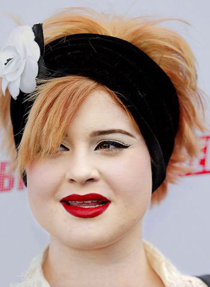 Kelly Osbourne segist finna vont bragð af áfengi og er hætt að drekka fyrir fullt og allt.