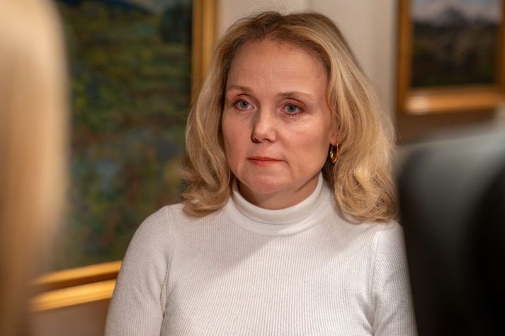 Kristín Edwald segir að búast megi við því að kjörgögn og atkvæðakassar muni berast seinna vegna veðurs og færðar.