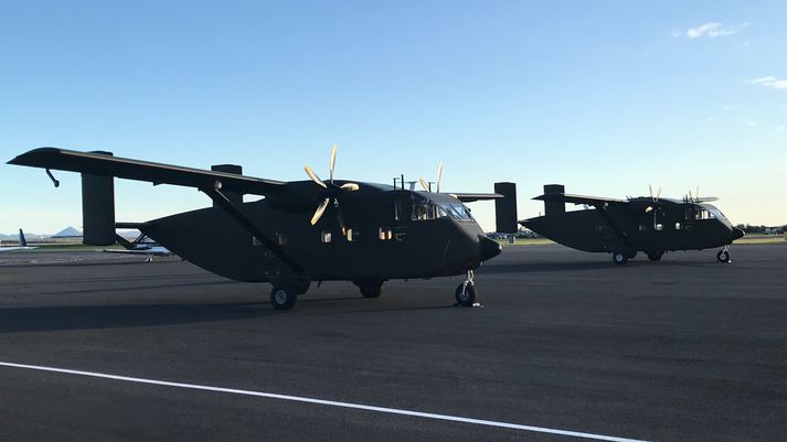 Fljúgandi skókassar, kallast þessar kassalöguðu flutningavélar, af gerðinni Short Skyvan. Þær urðu alræmdar á tímum herforingjastjórnarinnar í Argentínu, sem notaði þær til að varpa andstæðingum lifandi frá borði yfir hafi.