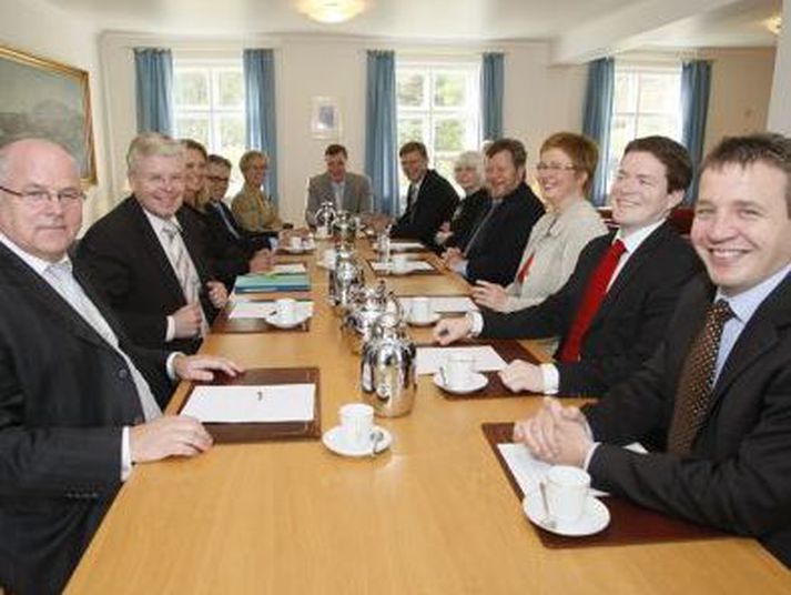 Þingvallastjórnin tekur við völdum.