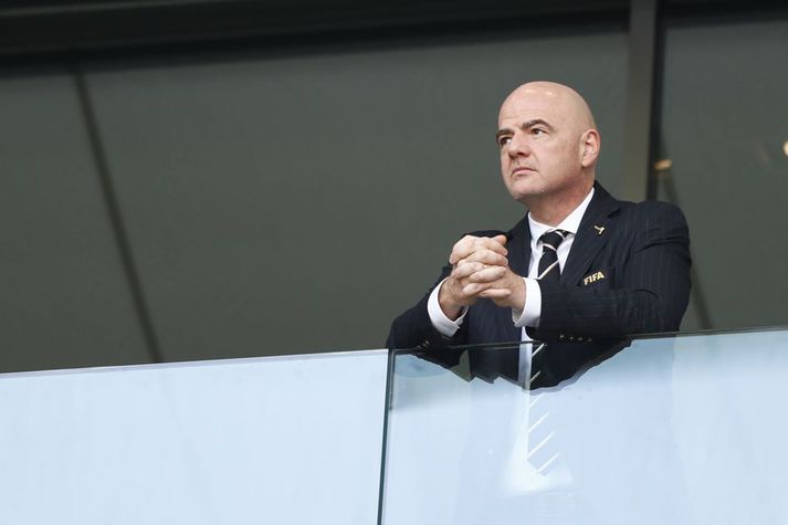 Gianni Infantino sendi bréf til tælenska knattspyrnusambandsins.