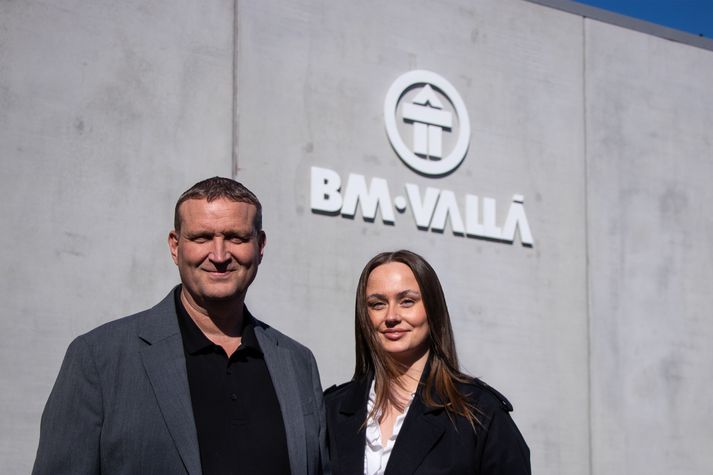 Ásbjörn Ingi og Sigurbjörg Helgudóttir eru meðal þeirra sem veita söluráðgjöf hjá BM Vallá.
