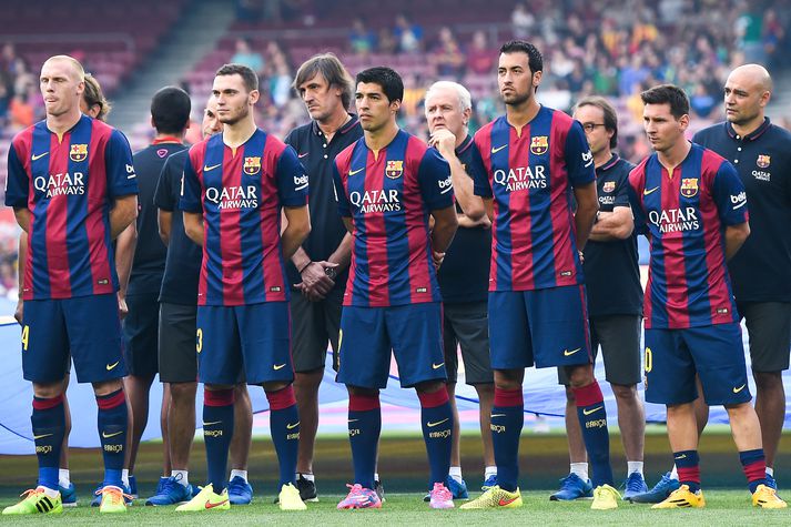 Jeremy Mathieu,Thomas Vermaelen og Luis Suárez hér við hlið Sergio Busquets og Lionel Messi.