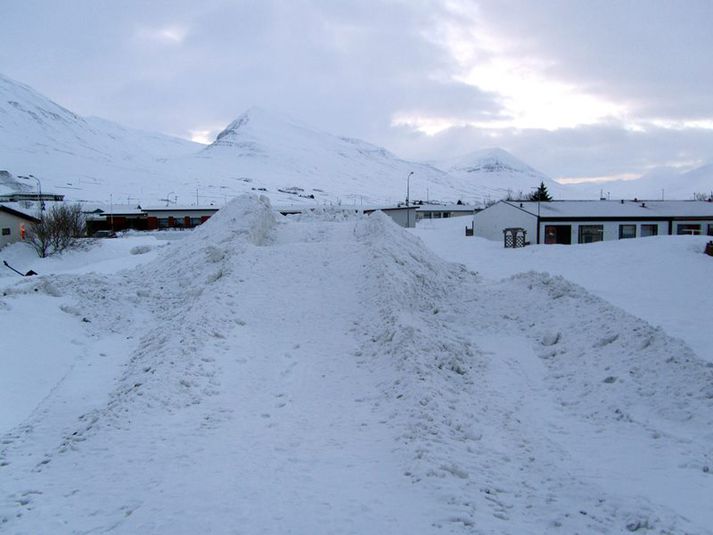 Hér má sjá snjóþyngsli á Ólafsfirði.