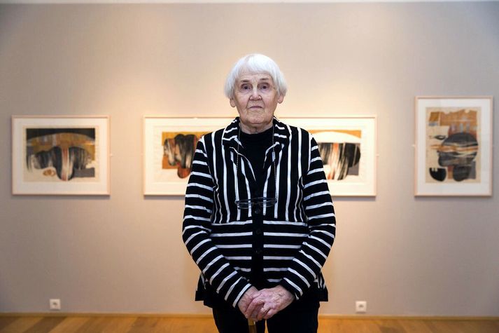 Sigrún Guðjónsdóttir, ætíð kölluð Rúna, er látin á hundraðasta aldursári en hún lætur eftir sig fjögur börn og stórt höfundarverk.