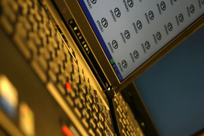 Fartölva Lenovo og IBM hafa ákveðið að kalla inn tilteknar rafhlöður framleiddar af Sony Corporation, þar sem þær geta í undantekningartilvikum ofhitnað.
