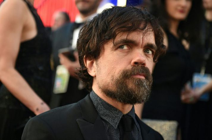 Peter Dinklage segir mikla vinnu felast í því að eiga hund. Þá talar hann jafnframt fyrir hönd PETA samtakanna sem hafa tjáð áhyggjur sínar vegna málsins.