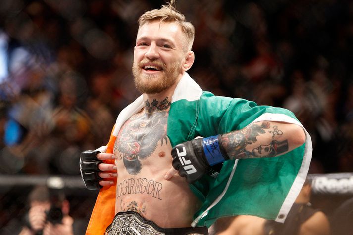 Conor McGregor getur orðið heimsmeistari í tveimur þyngdarflokkum á sama tíma.