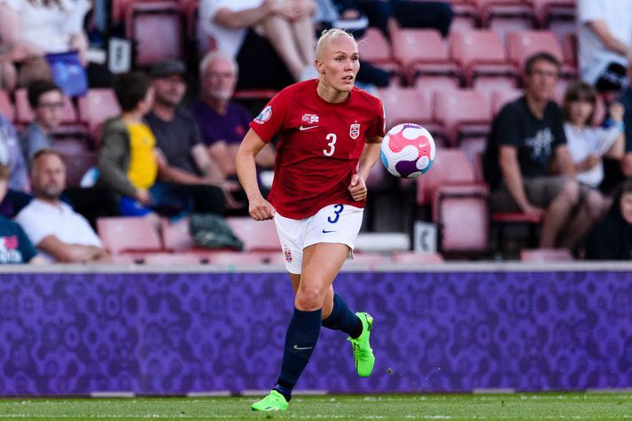 María Þórisdóttir var í liði Noregs á EM í Englandi en fær ekki að spila næstu leiki liðsins.