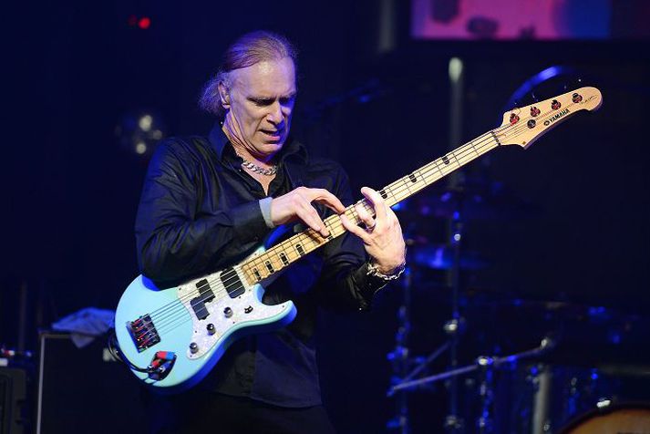 Bassaleikarinn Billy Sheehan er þekktur fyrir mikla tækni í sinni spilamennsku.