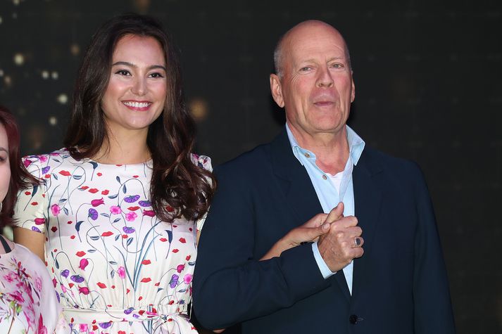 Bruce Willis ásamt eiginkonu sinni, Emma Herning árið 2019.