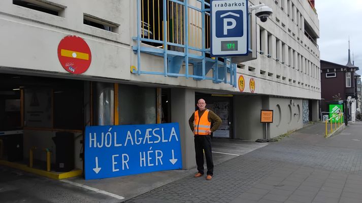 Hjólagæslan er opin frá 8 til miðnættis í kvöld. 