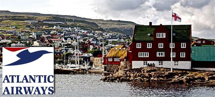 Þórshöfn í Færeyjum og merki Atlantic airways.
