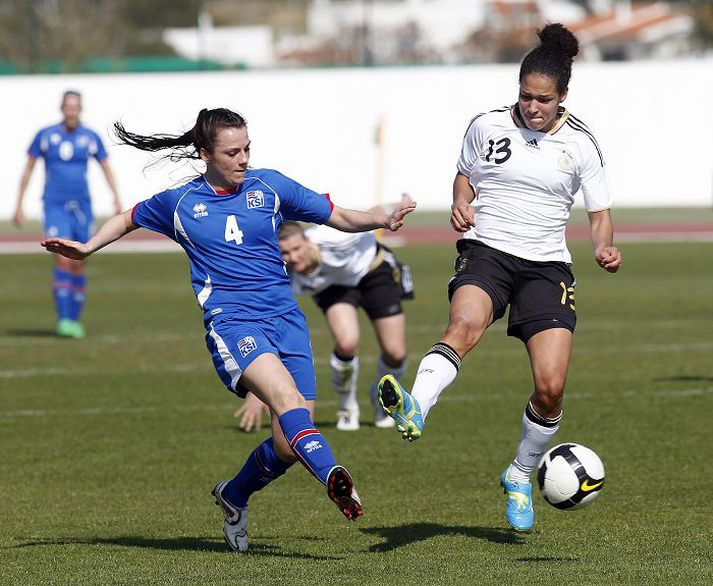 Hallbera Gísladóttir í leiknum á móti Þýskalandi í gær.Nordicphotos/Getty