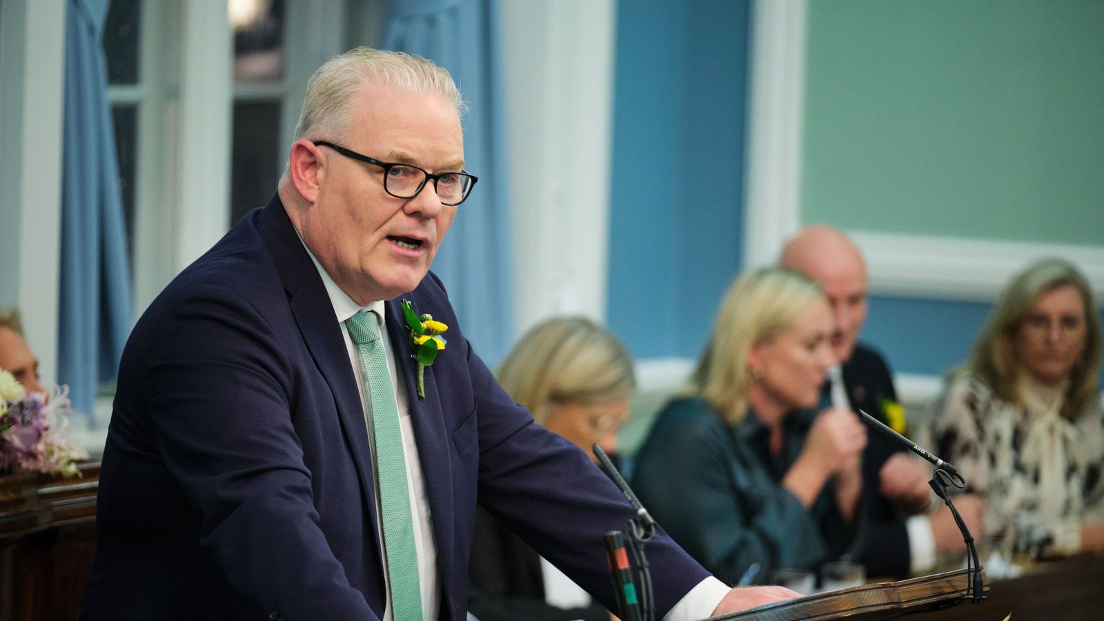 Ekki eigi að leyfa frekjukallinum að vaða uppi