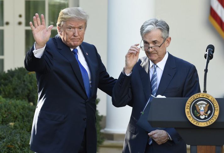 Donald trump Bandaríkjaforseti og Jerome Powell.