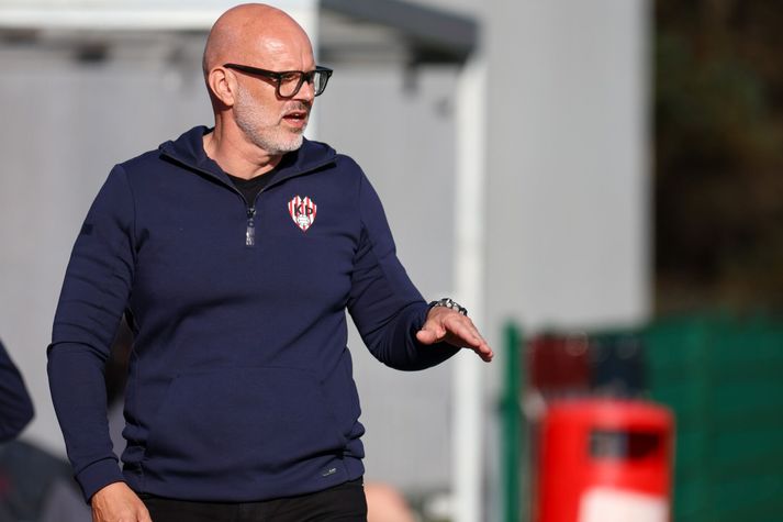 Ólafur Kristjánsson, þjálfari Þróttar, á hliðarlínunni í leik kvöldsins 