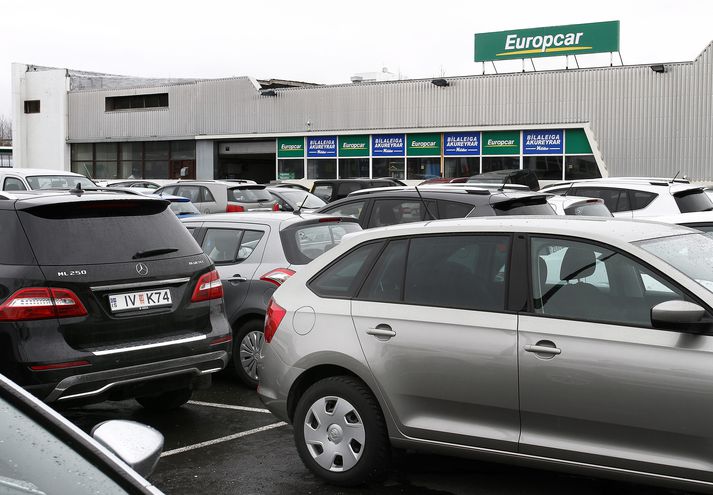 Ef breytingar í nýja fjárlagafrumvarpinu ganga eftir munu bílaleigur borga hærri vörugjöld á næstu árum við innflutning bíla.