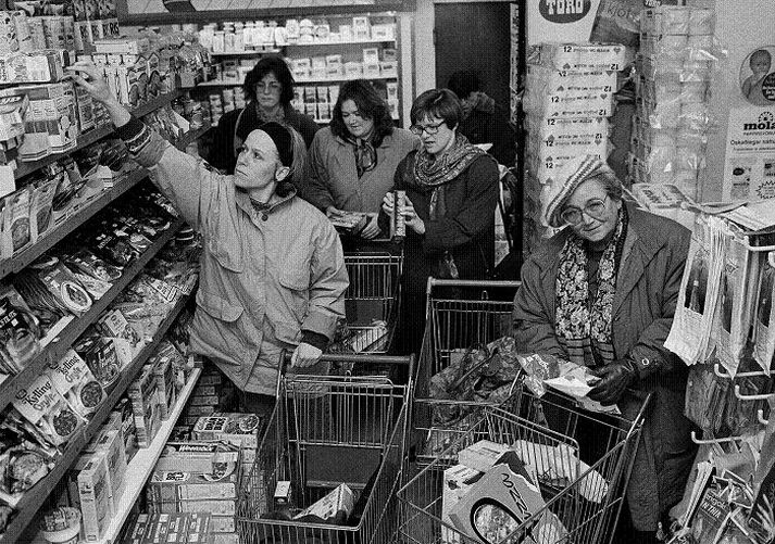 Kvennalistinn kom sex konum á þing árið 1987 en hann bauð fram í öllum kosningum fram til ársins 1995. 