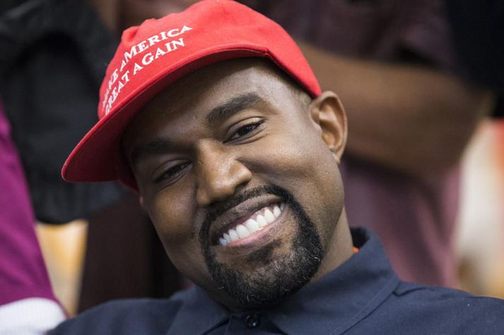 Andleg heilsa Kanye West hefur verið á milli tannanna á fólki lengi. Hann hefur brennt margar brýr að baki sér með undarlegum yfirlýsingum á samfélagsmiðlum og í fjölmiðlum að undanförnu.