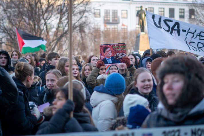 Frá mótmælendum Hagskælinga á Austurvelli 6. febrúar síðastliðinn.