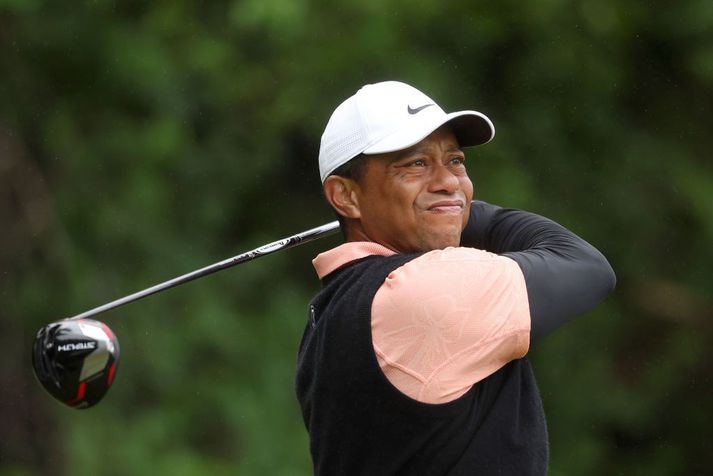Tiger Woods mundar kylfuna á velli Adare Manor golfklúbbsins á Írlandi á mánudag og þriðjudag.