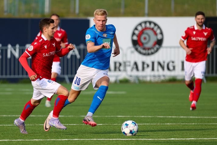 Kjartan Már Kjartansson í leik á móti Valsmönnum í Bestu deild karla í sumar.
