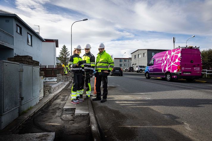 Breytingin er eingöngu á heitinu og það starfar áfram á sömu kennitölunni.