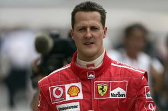 Schumacher þótti beita bellibrögðum í tímatökunum í dag og þarf að ræsa aftastur á morgun