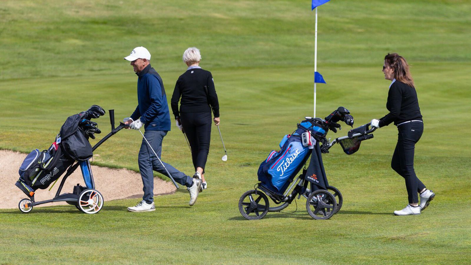 Golf­klúbbum ber að hleypa öllum inn
