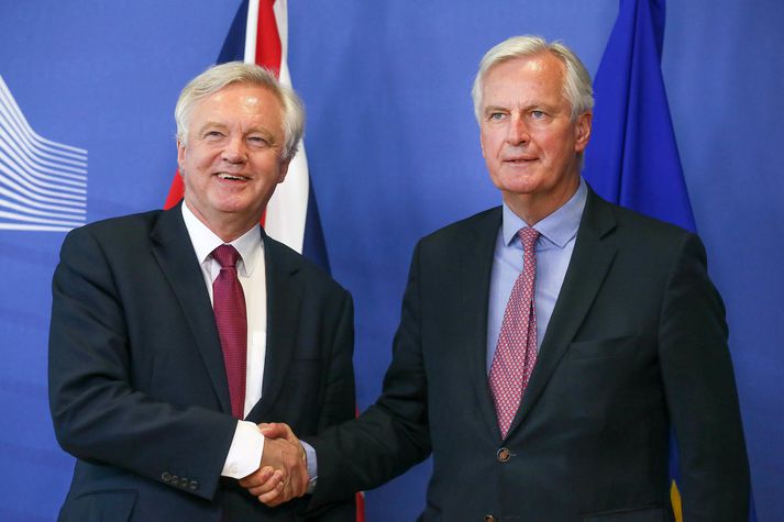 David Davis (t.v.) og Michel Barnier (t.h.), formenn samninganefnda Bretlands og Evrópusambandsins.