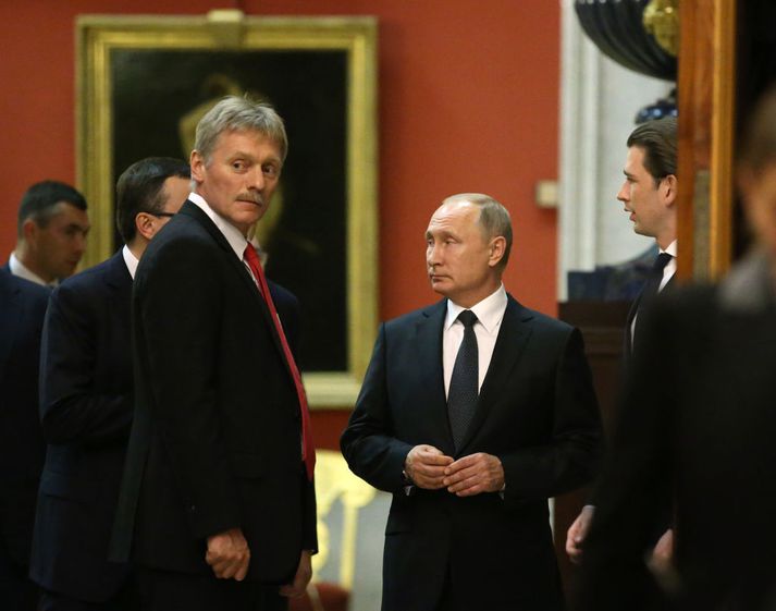 Dmitrí Peskov hefur verið talsmaður Pútín um árabil. Dóttir hans vinnur nú fyrir franskan Evrópuþingmann á sama tíma og samskipti Rússlands og Evrópu eru stirð.