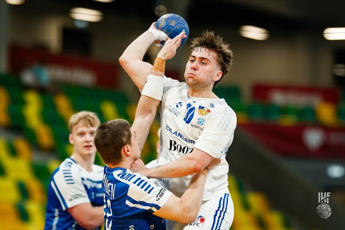 Elmar Erlingsson var aftur markahæstur Íslands í dag en þrjú stig dugðu Íslandi ekki til að komast áfram í milliriðla.