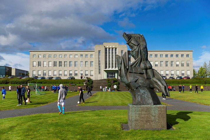 Allt bendir til að frumvarp menntamálaráðherra um Menntasjóð verði að lögum eftir að það var afgreitt úr allsherjar- og menntamálanefnd í dag.