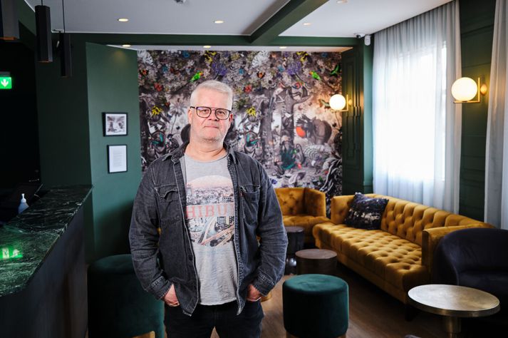 Gestir Bæjarbíós í Hafnarfirði eru um 70-80 þúsund á ári, þar af Hafnfirðingar langflestir. Páll Eyjólfsson, framkvæmdastjóri bíósins býr vel að því að hafa verið í tónlistinni sjálfur lengi, stofnandi Papa og umboðsmaður ýmissa hljómsveita- og tónlistarmanna lengi. Bæjarbíóið var valið Fyrirtæki ársins 2025 í Hafnarfirði.