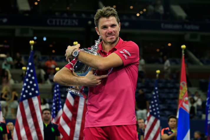 Stan Wawrinka með sigurlaunin í nótt en auk bikarsins fékk hann 3,5 milljónir dala.