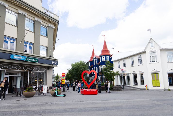 Fólkið var úti á lífinu í miðbæ Akureyrar áður en nauðgunin átti sér stað.