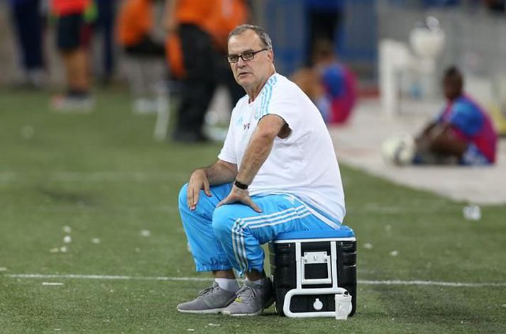 Bielsea sat jafnan á klakaboxi meðan á leikjum Marseille stóð.