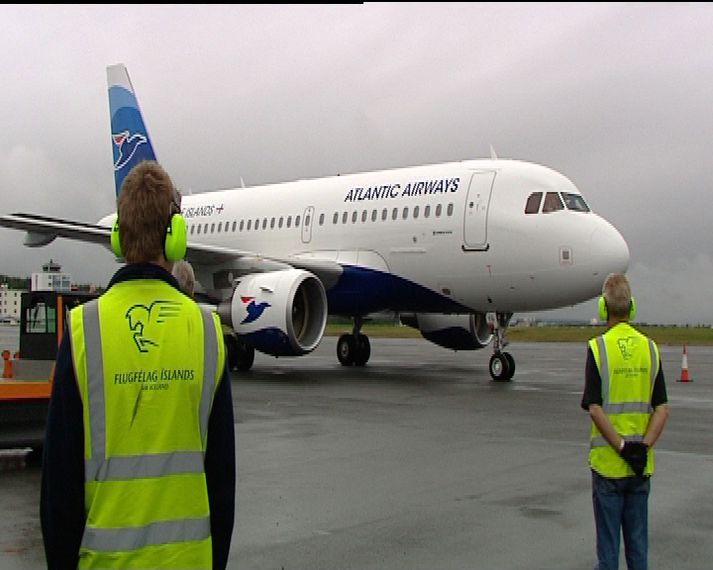 Airbus-þota Færeyinga lenti á Reykjavíkurflugvelli sumarið 2012.