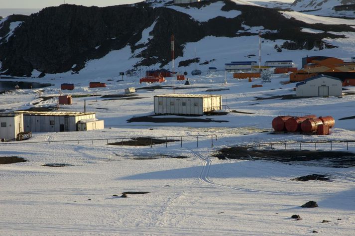 Frá Bellingshausen-rannsóknarstöðinni á Suðurskautslandinu.