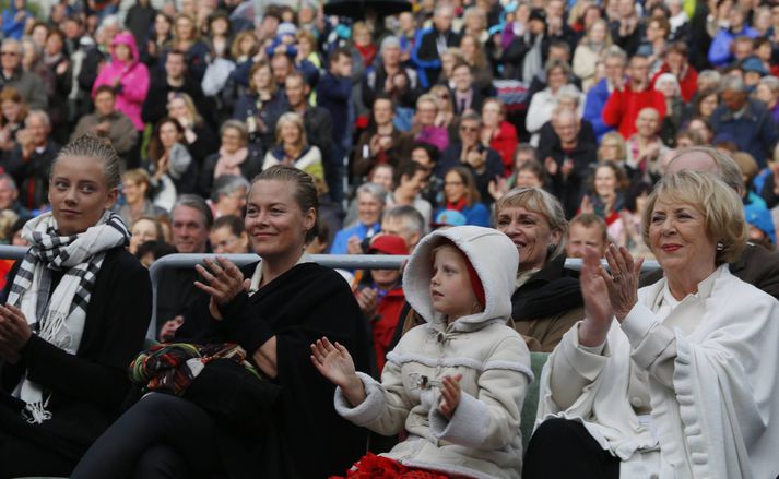 Vigdís við Arnarhól í gærkvöldi.