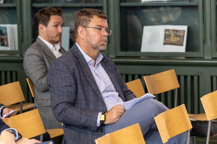 Jón Bjarki Bentsson, aðalhagfræðingur Íslandsbanka, rýnir í stöðuna en verðbólgan jókst í desember umfram það sem spár höfðu gert ráð fyrir.