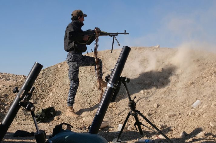 Um hundrað þúsund menn berjast nú gegn ISIS í Mosul.