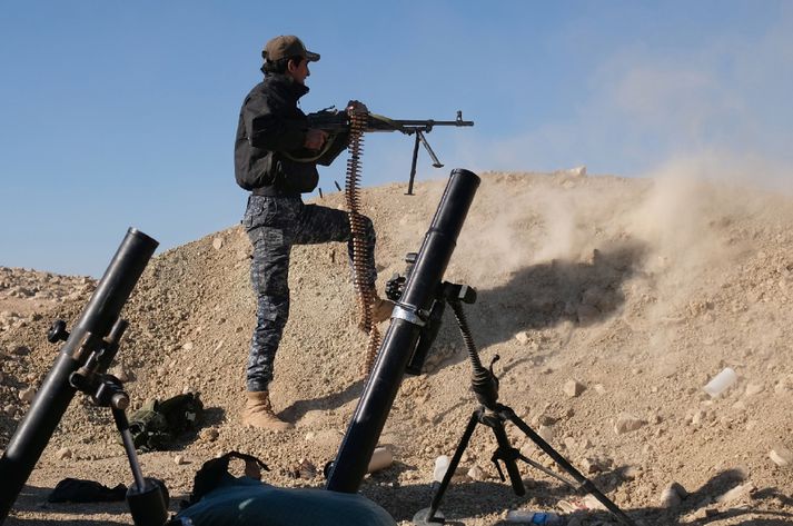 Um hundrað þúsund menn berjast nú gegn ISIS í Mosul.