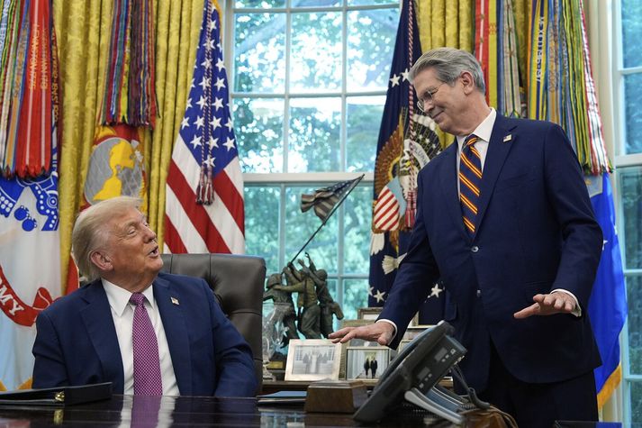 Donald Trump, forseti Bandaríkjanna, og Scott Bessent, fjármálaráðherra.